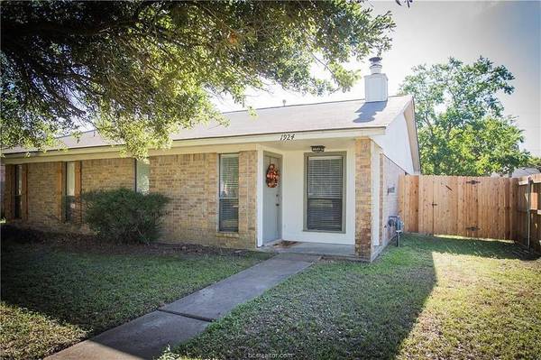 1924 Holleman W, College Station, TX 77840