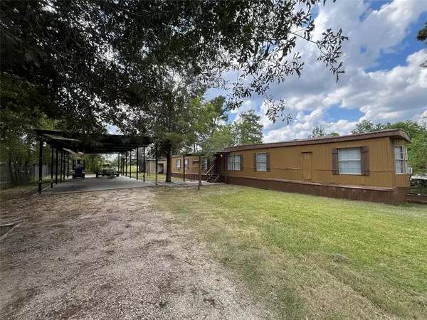 42 County Road 3479j, Cleveland, TX 77327