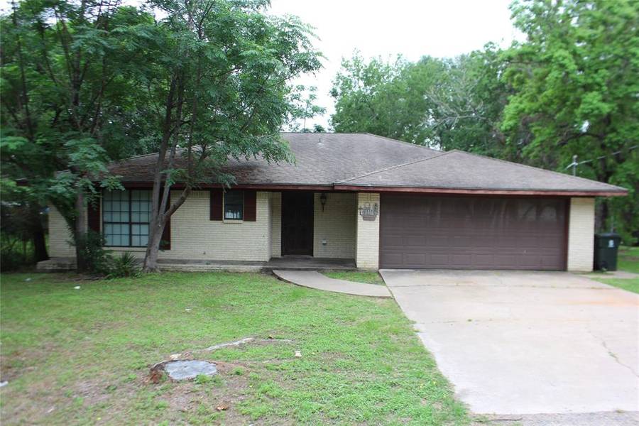 2005 Woodville Drive, Bryan, TX 77803