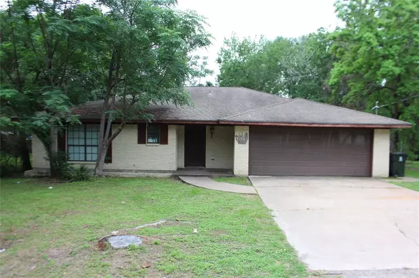 2005 Woodville Drive, Bryan, TX 77803