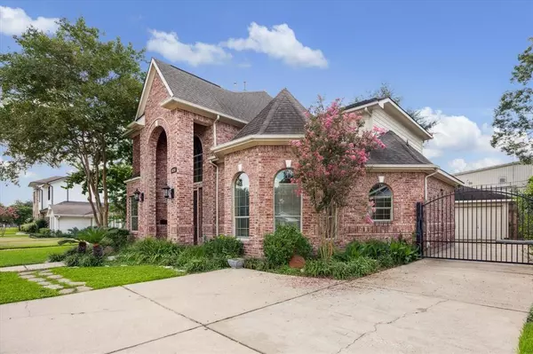 Houston, TX 77057,6231 Locke LN