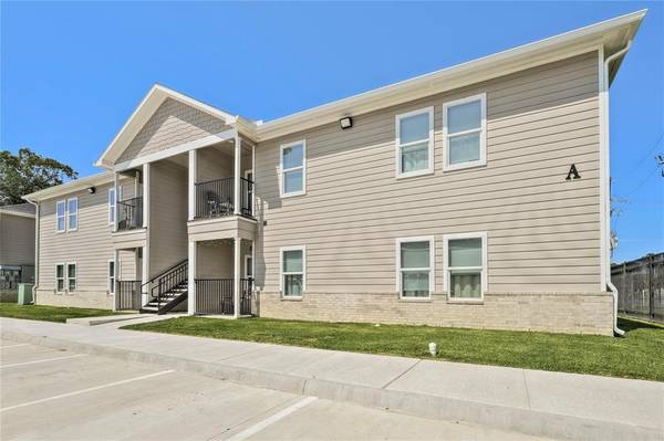 21754 McCleskey RD #213, New Caney, TX 77357