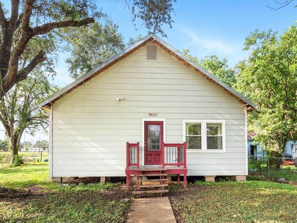 624 Bell ST, Wharton, TX 77488