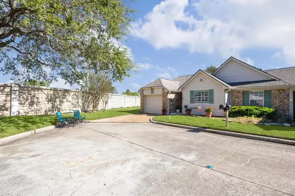 Pearland, TX 77584,603 E Country Grove CIR