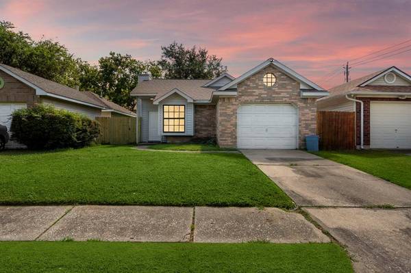 1106 Holbech LN, Channelview, TX 77530