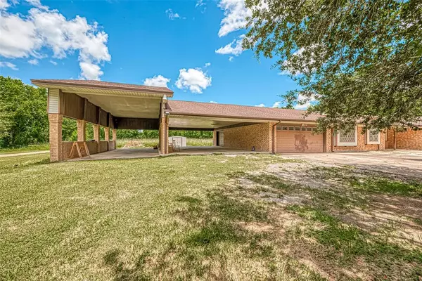 Alvin, TX 77511,3284 County Road 181