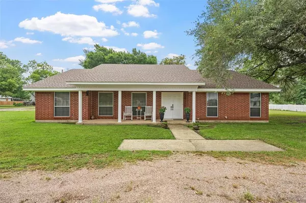 803 S Mignonette, Kosse, TX 76653