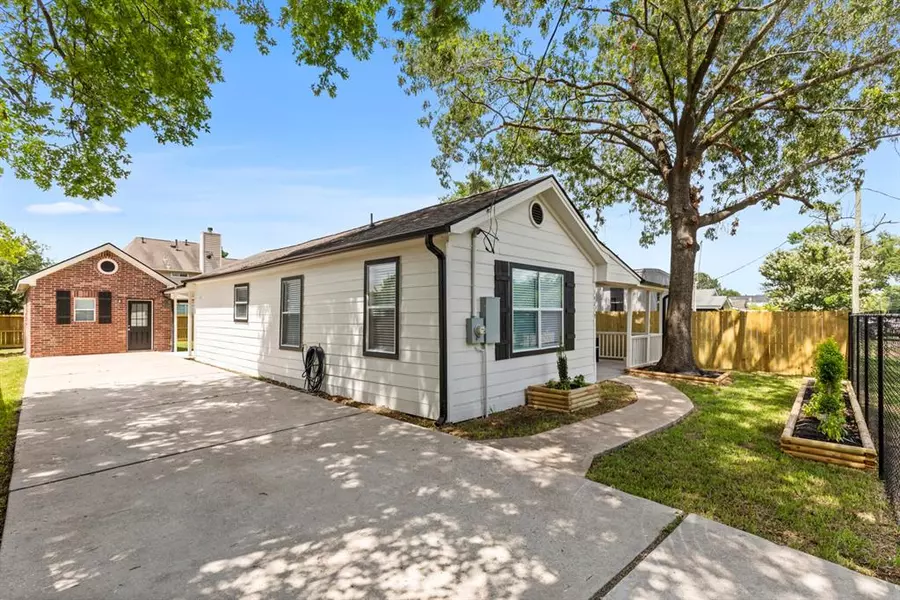 14219 Duncum ST, Houston, TX 77015