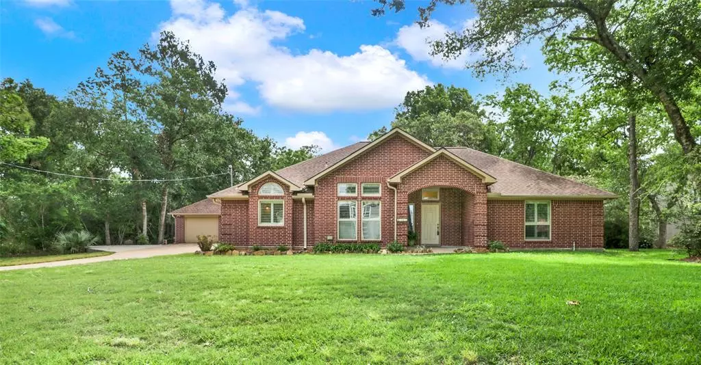 4507 Country Club DR, Dickinson, TX 77539