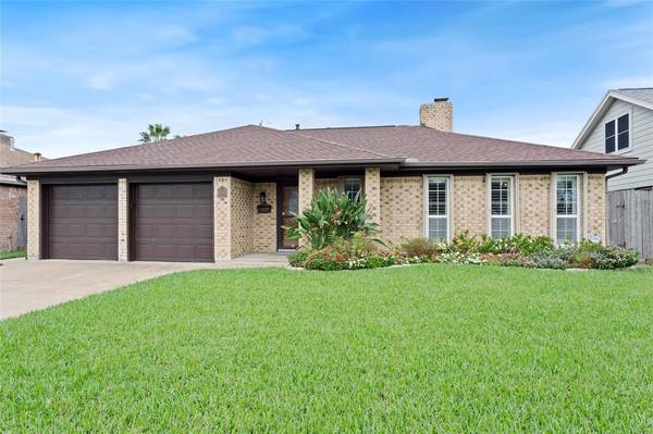 7610 Beaudelaire CIR, Galveston, TX 77551