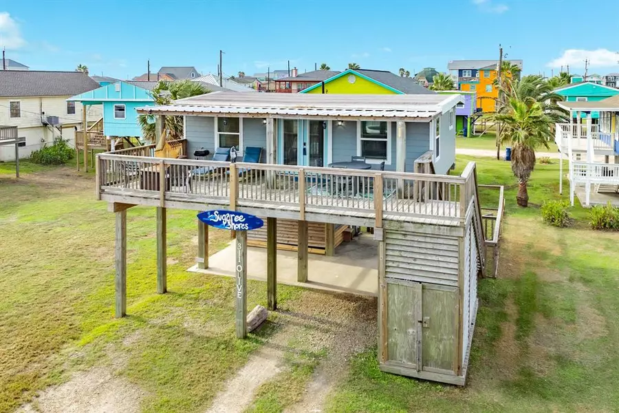 311 Olive DR, Surfside Beach, TX 77541