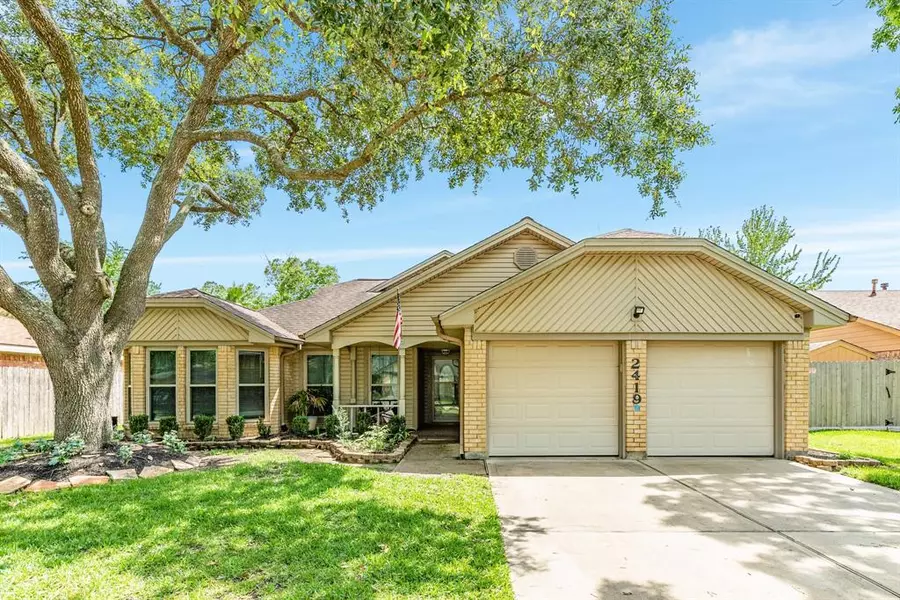 2419 Colleen DR, Pearland, TX 77581