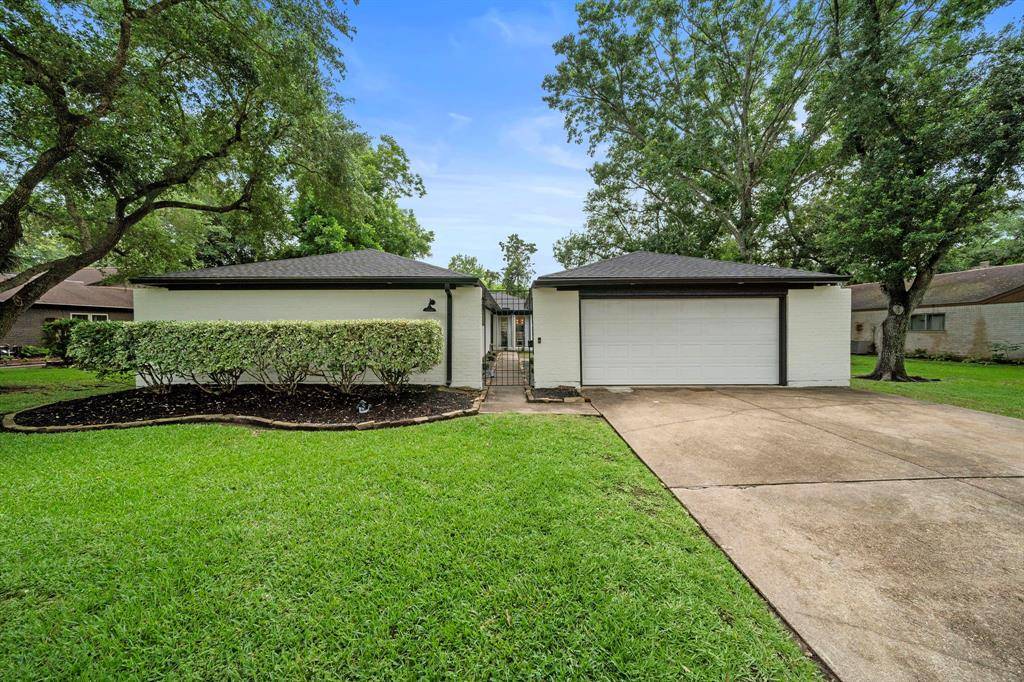 Friendswood, TX 77546,505 Williamsburg CIR