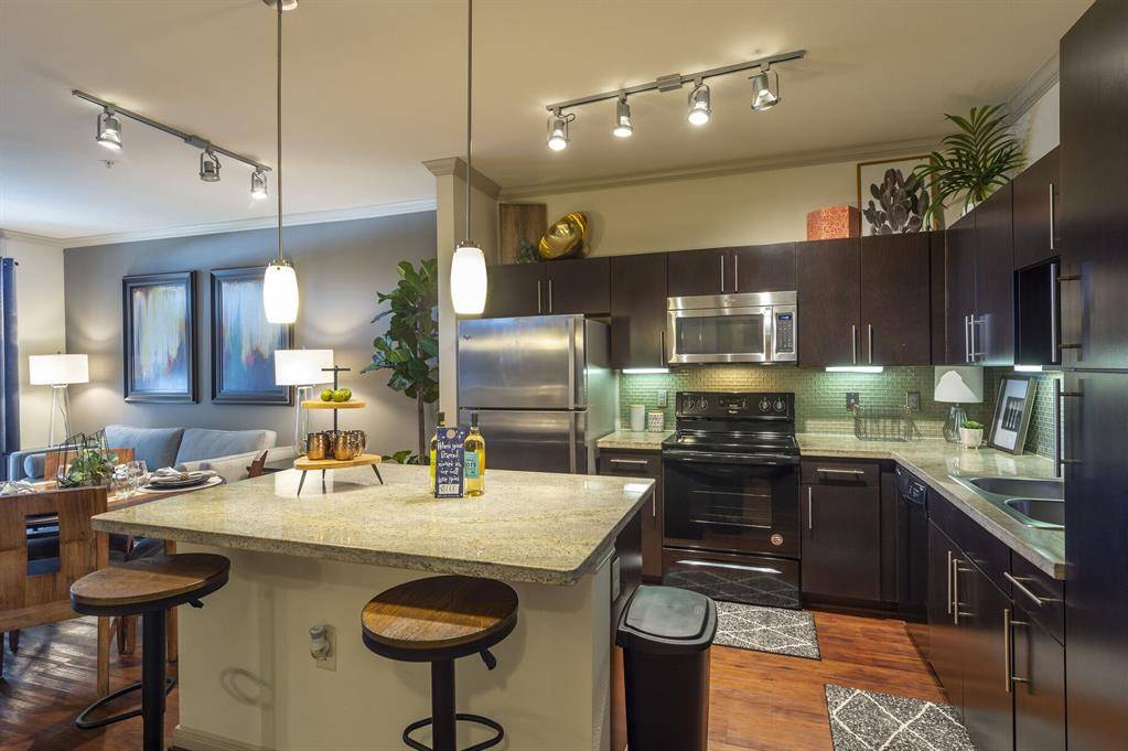 Houston, TX 77054,8877 Lakes At 610 DR #334