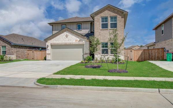 12019 Silver Moon LN, Baytown, TX 77523