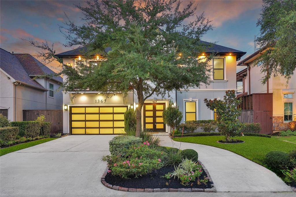 1367 Woodcrest DR, Houston, TX 77018