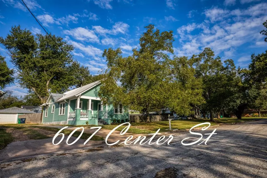 Brenham, TX 77833,607 Center ST