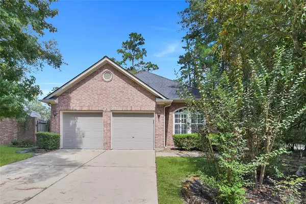 38 W Sienna PL, The Woodlands, TX 77382