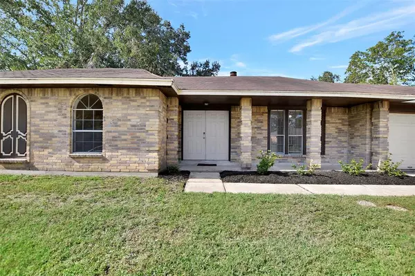 Friendswood, TX 77546,1311 Oak Hollow DR