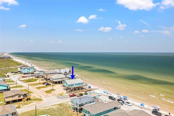 123 Beach DR, Surfside Beach, TX 77541