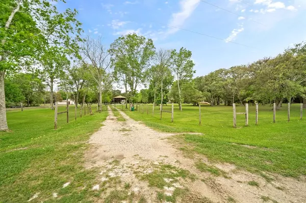 Alvin, TX 77511,4350 County Road 197