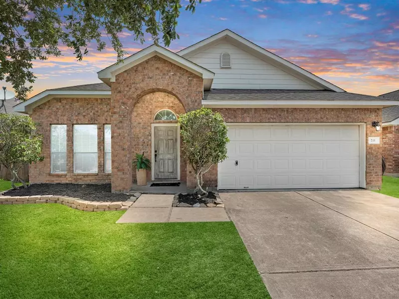 211 Range LN, Baytown, TX 77523