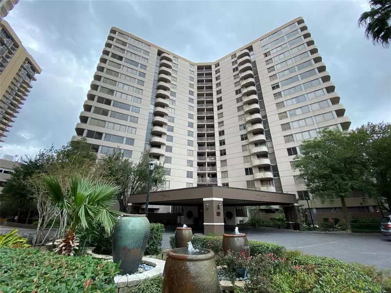 3525 Sage RD #701, Houston, TX 77056