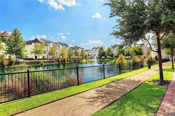 Houston, TX 77045,9611 Fannin STA E