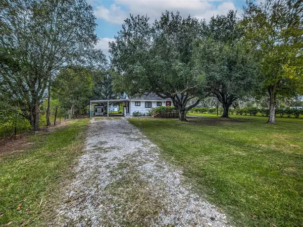 12618 County Road 185, Alvin, TX 77511