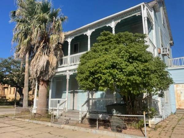 2028 Avenue M 1/2, Galveston, TX 77550