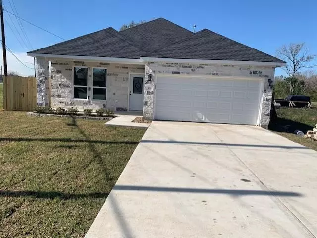 101 N Lobit ST, La Porte, TX 77571