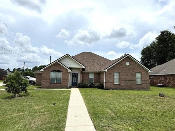 5990 Travis, Lumberton, TX 77657