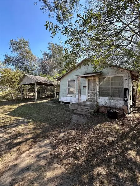 306 Jerry ST, Hallettsville, TX 77964