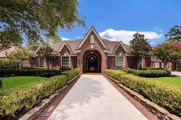 68 Champions Bend CIR, Houston, TX 77069