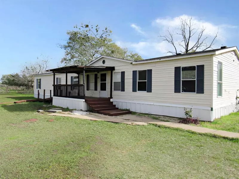 318 W Waverly AVE, Eagle Lake, TX 77434