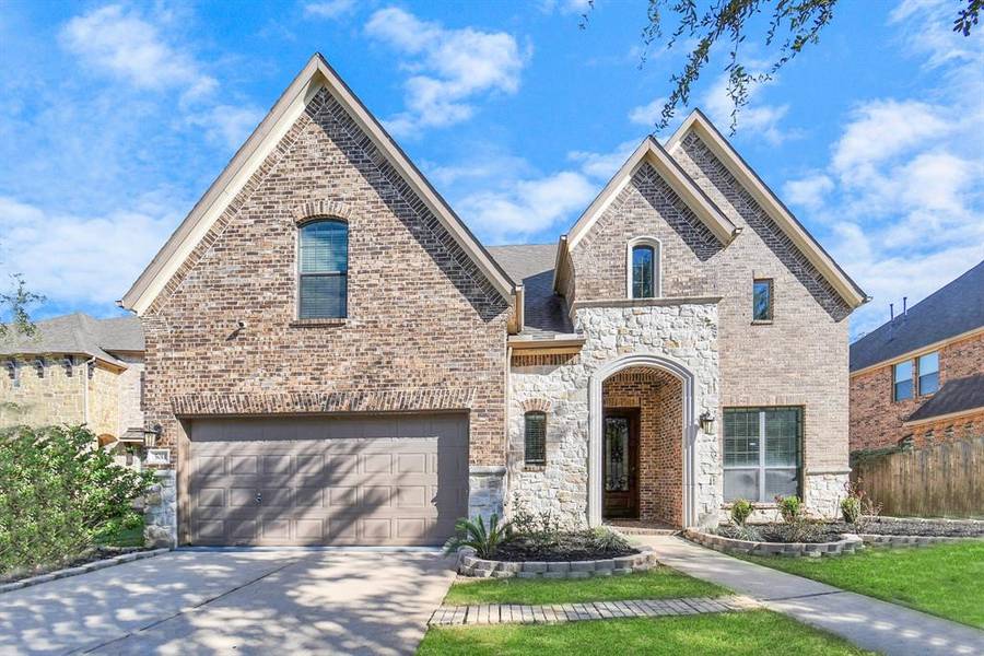 5011 Heather Meadow LN, Sugar Land, TX 77479