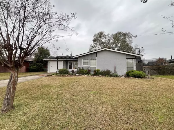 1808 Wilson ST, Orange, TX 77632