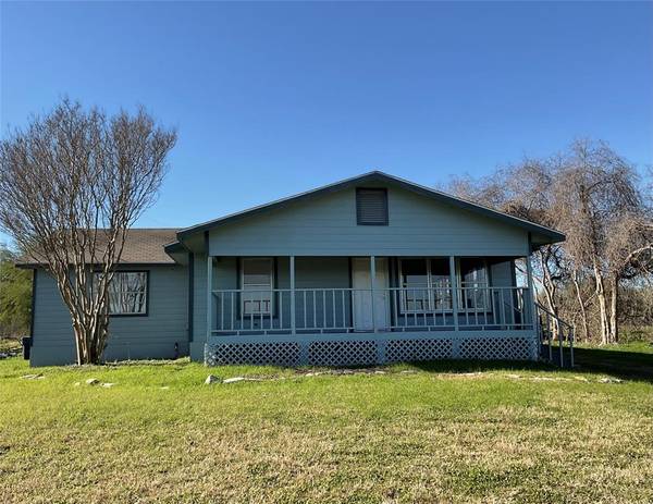 1791 Old Plum HWY, La Grange, TX 78945