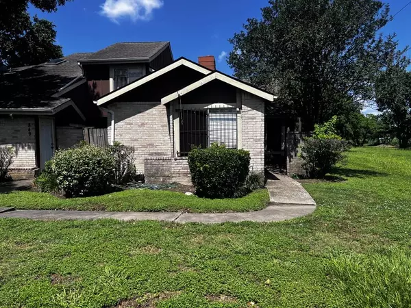 8494 Dairy View LN, Houston, TX 77072