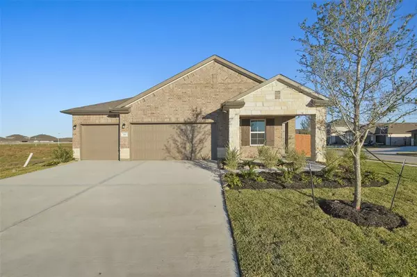 54 Leon Way, Dayton, TX 77535