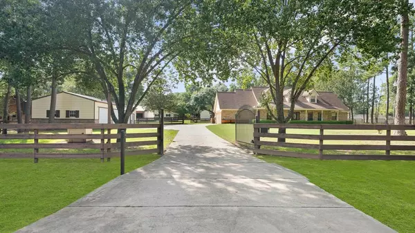 23225 Park LN, Tomball, TX 77377