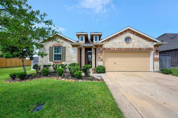 385 Lake Line DR, Alvin, TX 77511