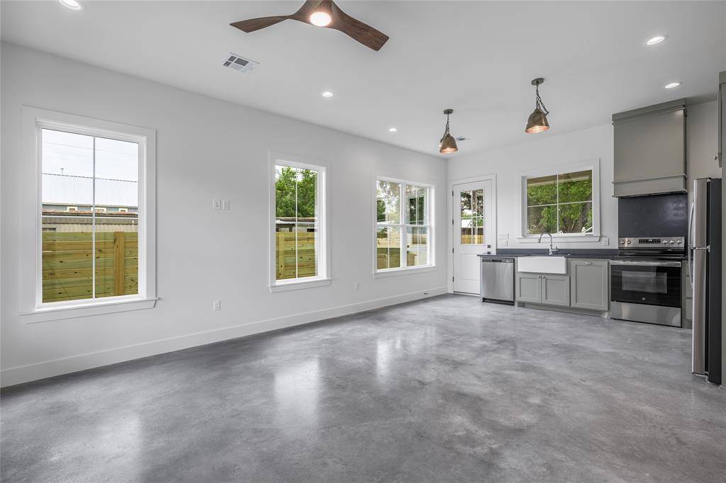 New Ulm, TX 78950,741 Pecan ST