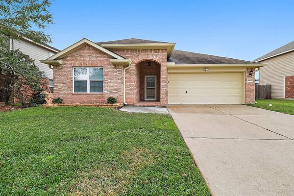 8007 Berkely CT, Baytown, TX 77521