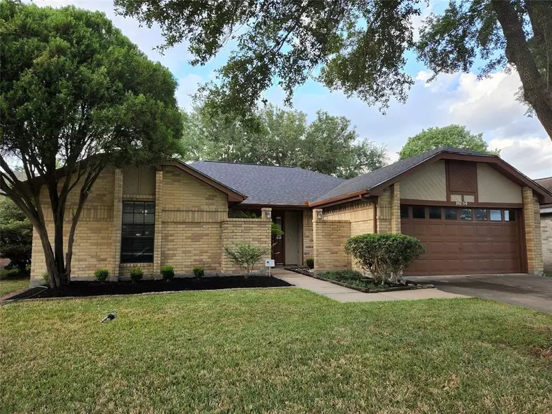 16134 Beechnut ST, Houston, TX 77083