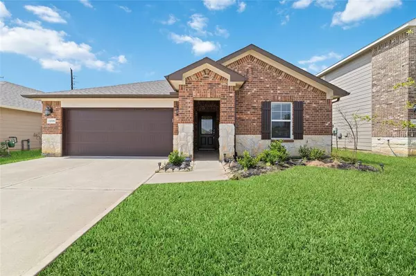 13006 N Winding Pines Dr, Tomball, TX 77375