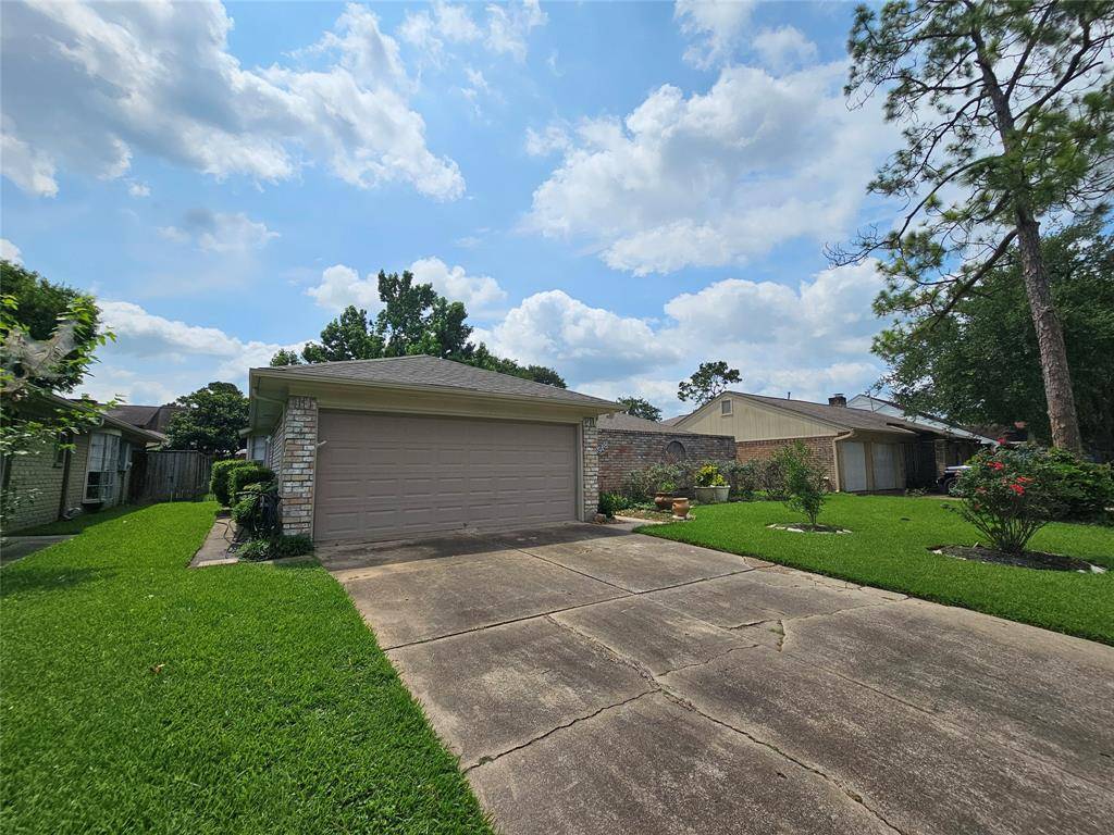 Houston, TX 77062,918 Halewood DR