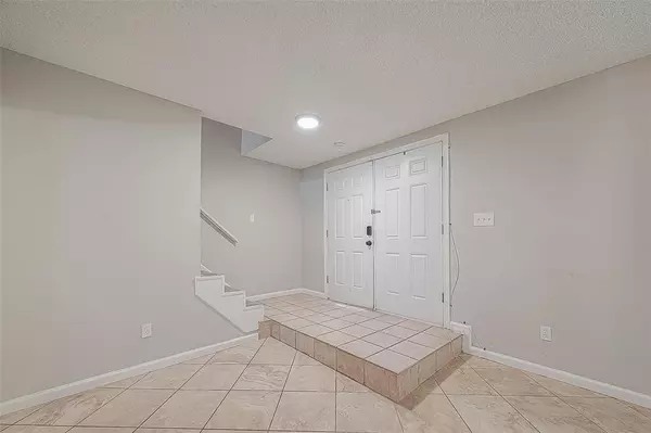 Houston, TX 77096,6491 Creekbend DR #156