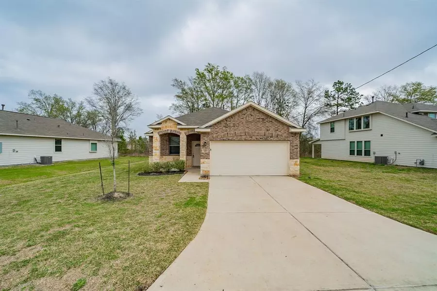 145 County Road 5102f, Cleveland, TX 77327