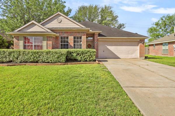 2001 Village Court LN, Rosenberg, TX 77471